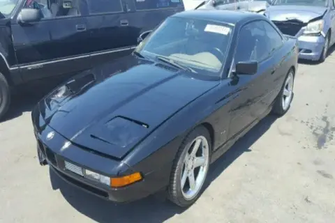 BMW 850 CSi – niezwykłe osiągi i historia, które musisz poznać