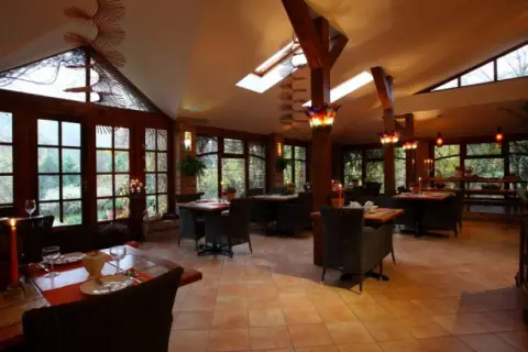 Gdzie zjeść w Rewalu? Najlepsze restauracje z pysznym jedzeniem