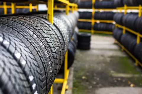Jakie opony montuje Toyota? Sprawdź, które są najlepsze dla Twojego modelu