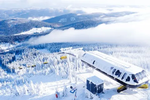 Gdzie można jeździć na snowboardzie w Polsce? Najlepsze stoki czekają