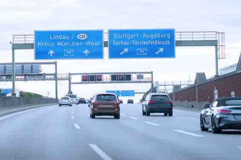 Ausfahrt w Niemczech: Co musisz wiedzieć o zjazdach z autostrady