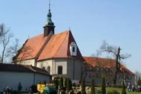 Najstarsze sanktuarium maryjne w Polsce: historia i znaczenie Górki Klasztornej