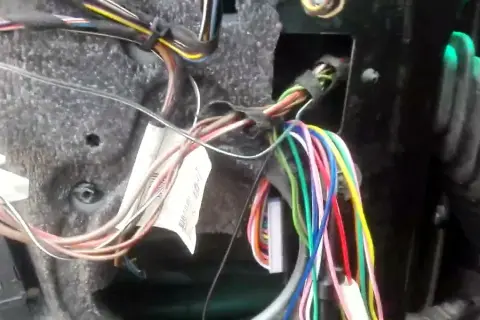 Jak podłączyć sterownik centralnego zamka vw polo - uniknij problemów z instalacją