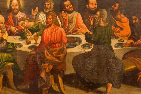 Ostatnia Wieczerza, gdzie Jezus siedzi pośród swoich uczniów. Widać ich gesty i skupienie, a każdy z 12 apostołów imiona znał tylko On.