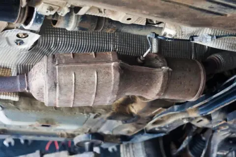 Jak sprawdzić czy auto ma DPF i uniknąć problemów z emisją
