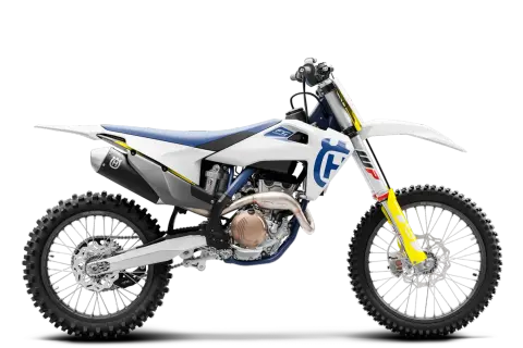 Husqvarna FC 250, z dumą prezentuje swoje możliwości. Ile koni ma ten potwór?