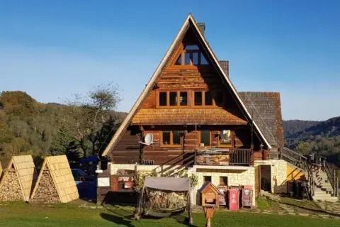 Bacówka PTTK Jaworzec: Planuj Bieszczady! Noclegi, szlaki, dojazd