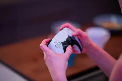 Czy pad od PS5 pasuje do PC? Odkryj jego ograniczenia i możliwości
