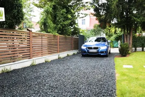 Podjazd z klińca: Jak zrobić trwały i tani? Poradnik DIY.