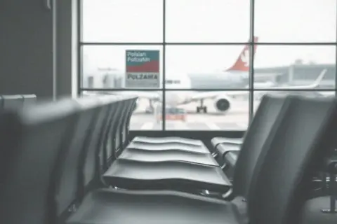 Ile trwa lot z Krakowa do Gdańska? Poznaj zaskakujące fakty