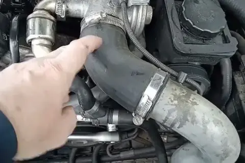 Demontaż alternatora BMW E46 320d: Poradnik krok po kroku (M47/M47N)