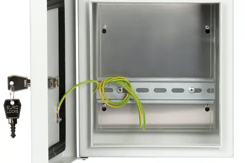 Jak wybrać odpowiednią wkładkę do skrzynki elektrycznej, aby uniknąć problemów?