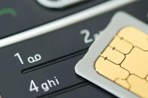Czy roaming jest darmowy? Sprawdź, jak uniknąć wysokich opłat za granicą
