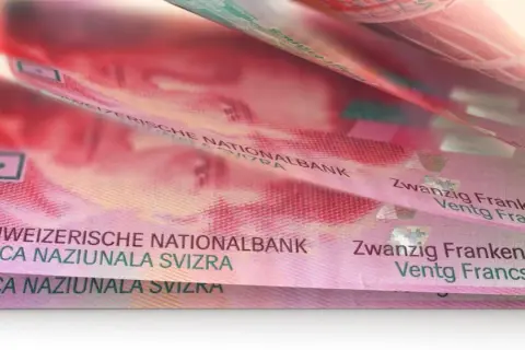 Który bank ma najwięcej kredytów we frankach i co to oznacza dla Ciebie
