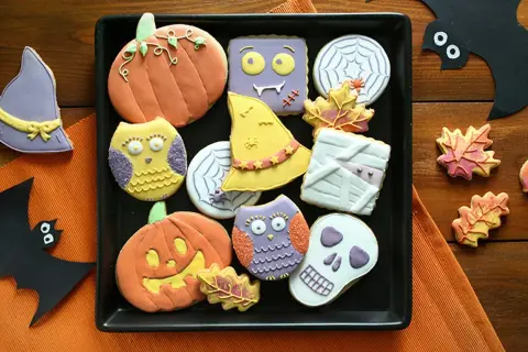 Jak zrobić ciastka na Halloween? Proste triki i upiorne dekoracje!