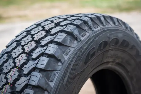 Opony do SUV 4x4: Jaki wybrać? Poradnik eksperta