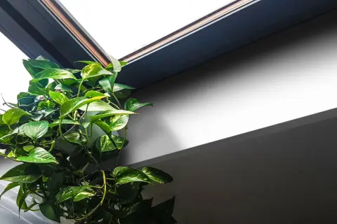 Parapety z konglomeratu: Kwarcowy czy marmurowy? Wybierz mądrze!