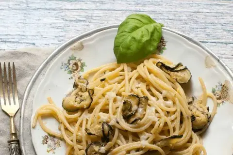 Spaghetti alla Nerano: Przepis na idealne, kremowe danie z historii