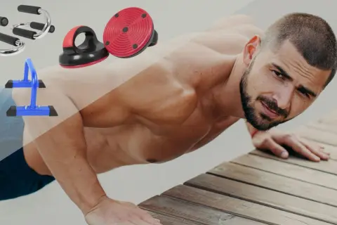 Mann macht Liegestütze mit verschiedenen Griffen. Liegestützgriffe sinnvoll für ein effektives Training.