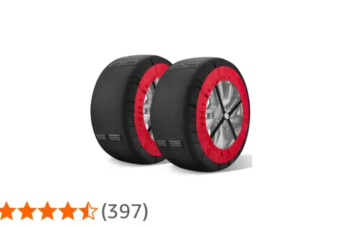 Calze da neve omologate in Italia: due coperture tessili nere con bordo rosso, ideali per affrontare la neve in sicurezza.