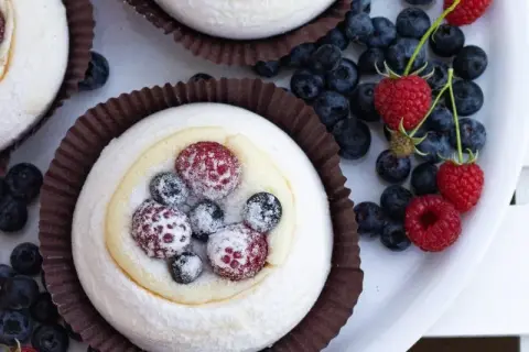 Ile kcal ma beza? Zaskakująca prawda o kaloryczności deseru