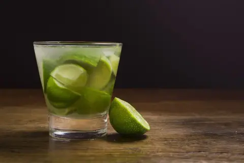 Sour drink: przepisy na kwaśne napoje, które zachwycą Twoje podniebienie