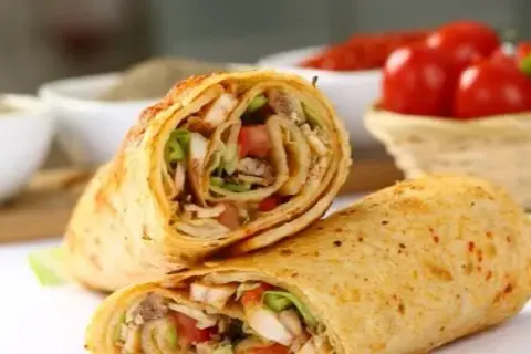Rollo kebab: co to jest? Poznaj składniki i przepis!