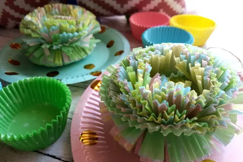 Kolorowe papilotki do muffinek, gotowe do użycia. Zobacz, jak zrobić papilotki do muffinek, by Twoje wypieki wyglądały pięknie!