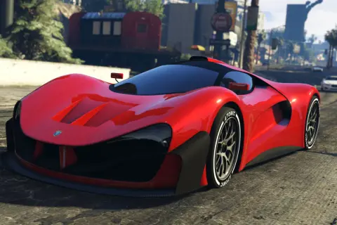 Czerwony supersamochód na drodze w GTA V.