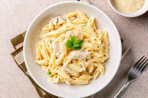 Penne Alfredo - prosty przepis na pyszne danie, które pokochasz