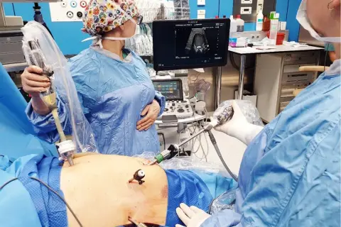 Co robi chirurg? Od diagnozy po salę operacyjną pełny przewodnik.