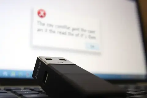 Jak znaleźć pendrive na komputerze i uniknąć frustracji z jego brakiem