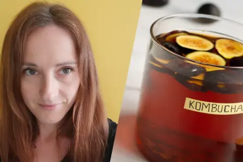 Kobieta i szklanka z kombuchą z figami.