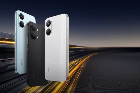 Trzy telefony POCO X8 Pro Max w kolorach niebieskim, czarnym i białym na tle dynamicznego, rozmytego krajobrazu.