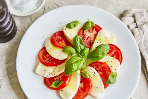 Tomate Mozzarella Salat: Das beste Rezept & raffinierte Ideen