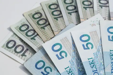 Darowizna nieruchomości u notariusza: koszty, opłaty, zwolnienia.