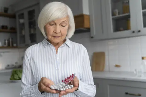 Wzmocnienie seniora: dieta, witaminy, suplementy. Ekspert radzi!