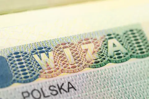Fragment dokumentu z napisem "WIZA" i "POLSKA". To jest co to wiza - dokument uprawniający do wjazdu lub pobytu.