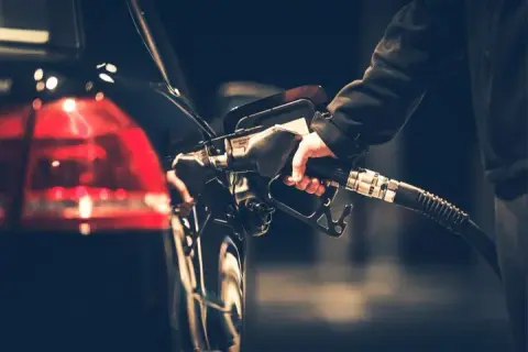 Diesel czy benzyna w 2025? Sprawdź, co wybrać!