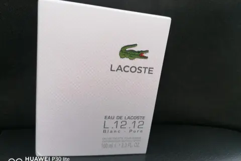 Pudełko perfum Lacoste Blanc 100ml z zielonym krokodylem.