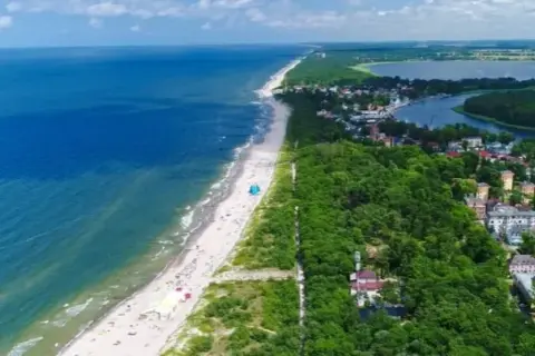 Gdzie szukać noclegów nad morzem, aby uniknąć wysokich cen?