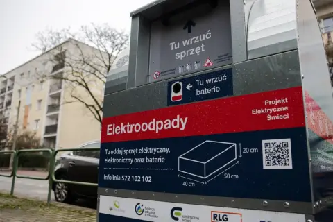 Pojemniki na elektrośmieci: co wrzucamy, aby chronić środowisko?