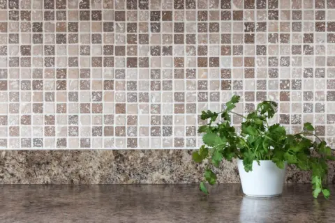 Co to jest glazura? Odkryj jej tajemnice i korzyści w ceramice