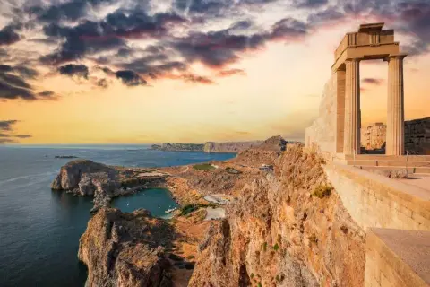Ile trwa lot na Rodos? Sprawdź, co wpływa na czas przelotu