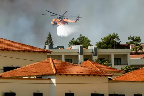 Rodos po pożarach 2023: Które hotele ucierpiały? Czy jest bezpiecznie?