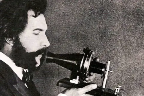 Jak powstał telefon? Kto go wynalazł i jak zmienił świat?