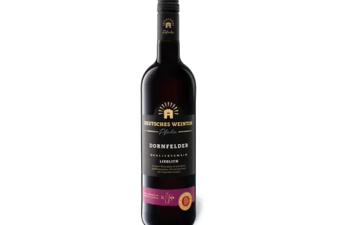 Eine Flasche Dornfelder Rotwein von Deutsches Weintor Pfalz. Ein lieblicher Qualitätswein, der Freude bereitet.