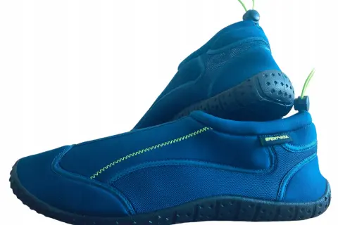 Buty do wody Decathlon: Aquashoes wybierz idealne i chroń stopy!