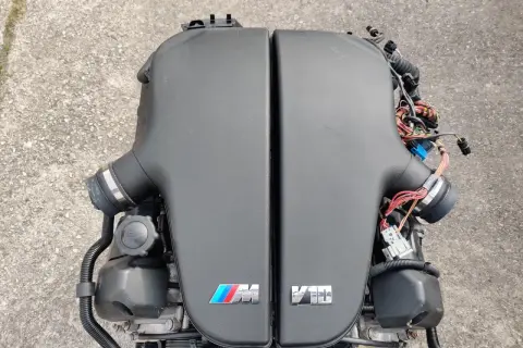 BMW V10: Legenda S85B50 czy warto kupić M5/M6? (70 znaków)