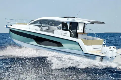 Motorboot: Alles, was Sie über Design, Typen und Nutzung wissen müssen